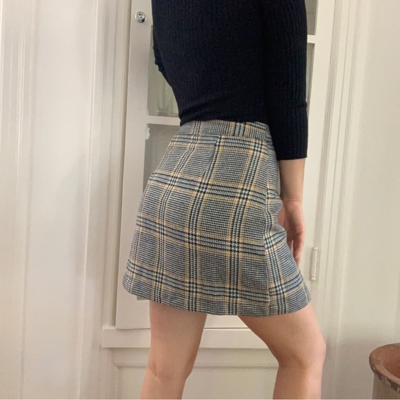 Abercrombie & Fitch Grey Plaid Schoolgirl Mini Skirt Size Zip - Picture 3 of 4